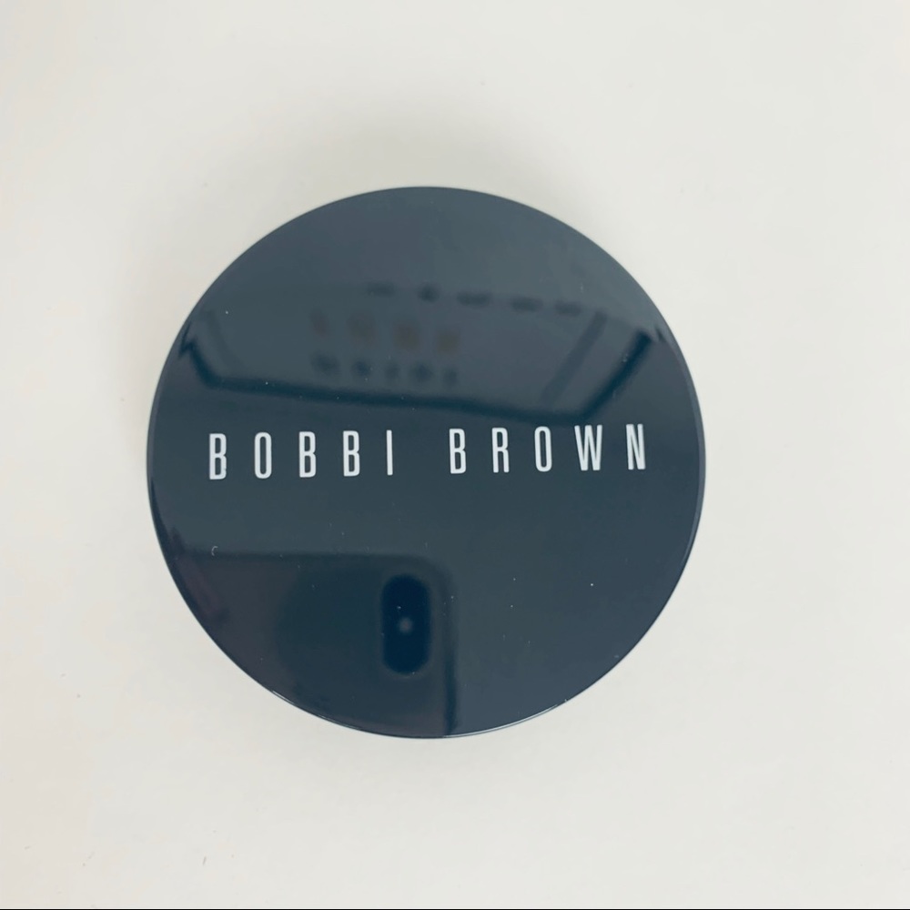Bobby Brown bronzer in the shade light